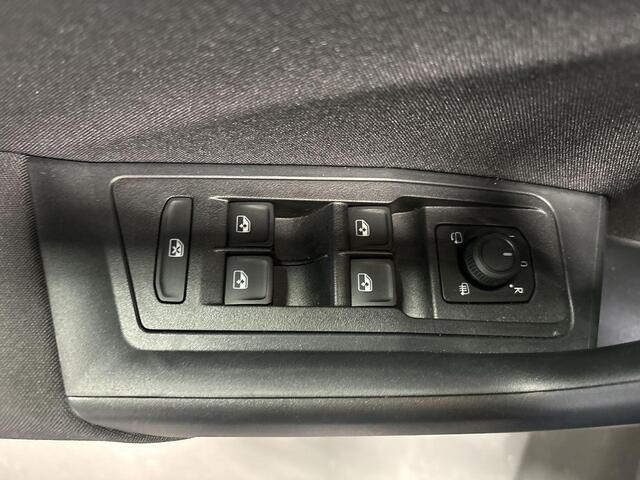 Volkswagen T-Roc 1.5 TSI 150pk DSG Life Edition · Apple/Android Car Play · Camera · Keyless · Navigatie · P-Sensoren · Park Assist · 17'' Inch · Garantie t/m Februari 2027