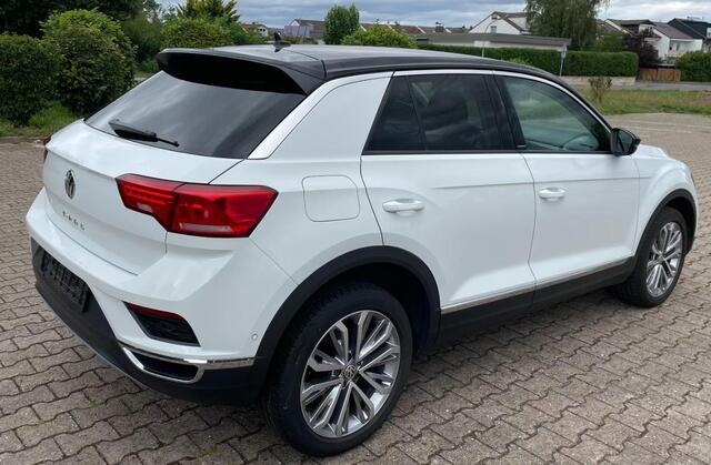 Volkswagen T-Roc 1.5 TSI ADAP CRUISE STOELVERW. AFN. TREKHAAK