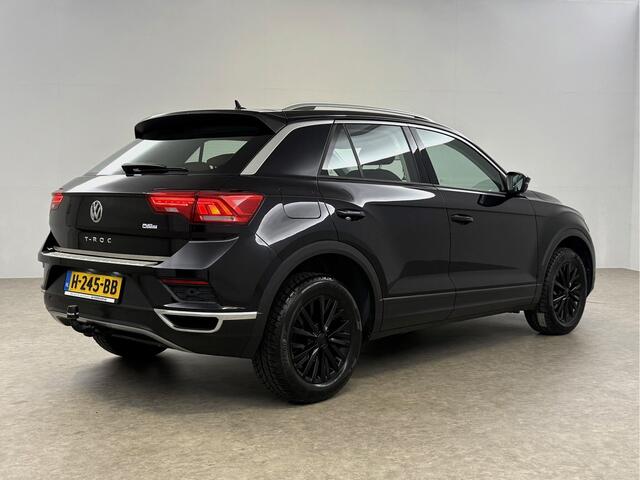 Volkswagen T-Roc TSI Style Business | Camera | Carplay | LED | Trekhaak | Adaptive-Cruise | Parkeersens. | 16"LMV