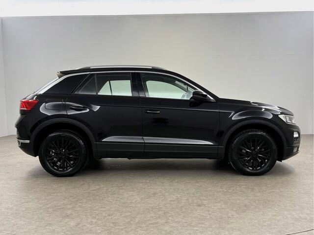 Volkswagen T-Roc TSI Style Business | Camera | Carplay | LED | Trekhaak | Adaptive-Cruise | Parkeersens. | 16"LMV