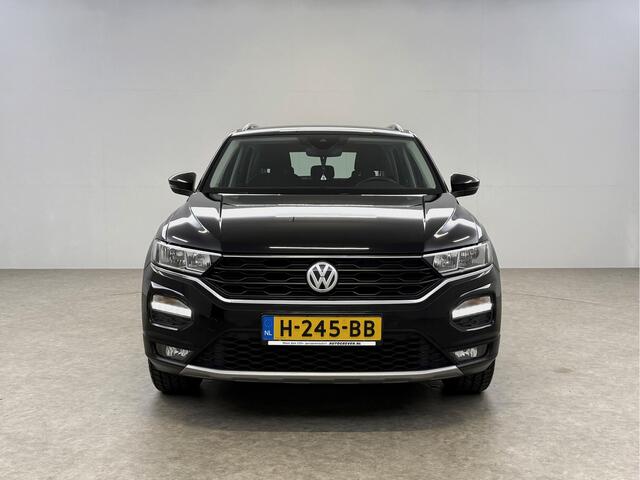 Volkswagen T-Roc TSI Style Business | Camera | Carplay | LED | Trekhaak | Adaptive-Cruise | Parkeersens. | 16"LMV