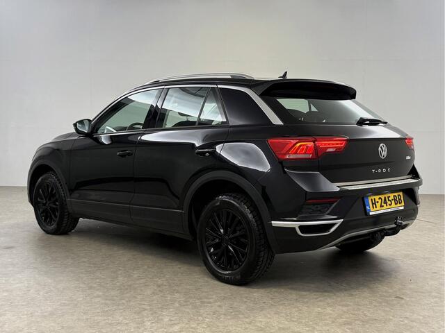 Volkswagen T-Roc TSI Style Business | Camera | Carplay | LED | Trekhaak | Adaptive-Cruise | Parkeersens. | 16"LMV