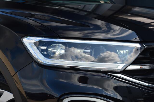Volkswagen T-Roc 1.5 TSI Life Edition | ACC | Trekhaak | Virtual Cockpit |