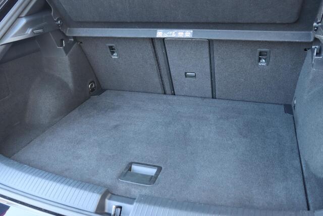 Volkswagen T-Roc 1.5 TSI 150pk DSG Sport Multimedia Executive Sport