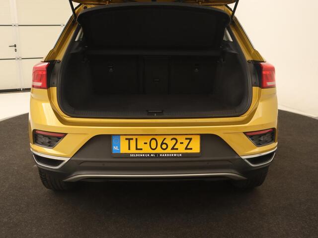 Volkswagen T-Roc 1.0 TSI Style | Navigatie | Camera | LMV 18 inch | Carplay | Getint glas | Adaptieve cruise | Lane assist |