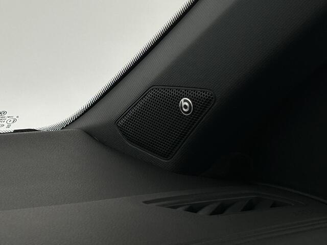 Volkswagen T-Roc 1.5 TSI 150pk DSG R-Line Business Trekhaak Camera Keyless Beats Virtual Cockpit Carplay