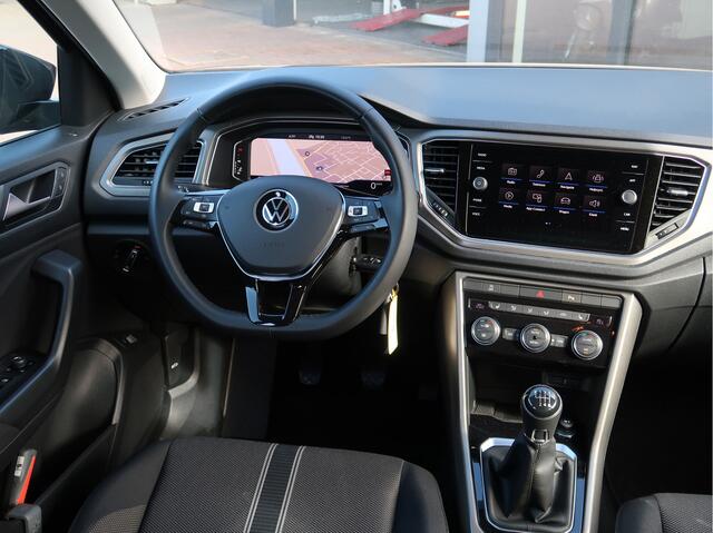 Volkswagen T-Roc 1.0 TSI Style Business | virtual cockpit | camera | stoelverw | elektr klep |