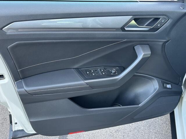 Volkswagen T-Roc 1.5 TSI 150pk DSG Style Carplay | Camera | Keyless | Elek. Achterklep | Rijklaar incl. garantie