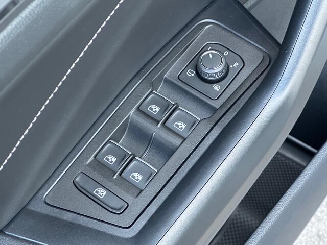 Volkswagen T-Roc 1.5 TSI 150pk DSG Style Carplay | Camera | Keyless | Elek. Achterklep | Rijklaar incl. garantie