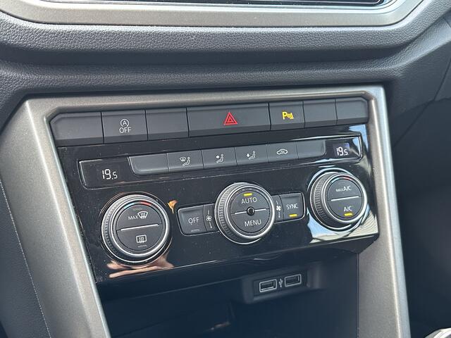 Volkswagen T-Roc 1.0 TSI Style Navigatie/Cruise/Climate control/Achterklep elektrisch bedienbaar Applecarplay/Android