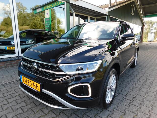 Volkswagen T-Roc 1.5TSI 150PK DSG STYLE!! All-in Prijs! Trekhaak!