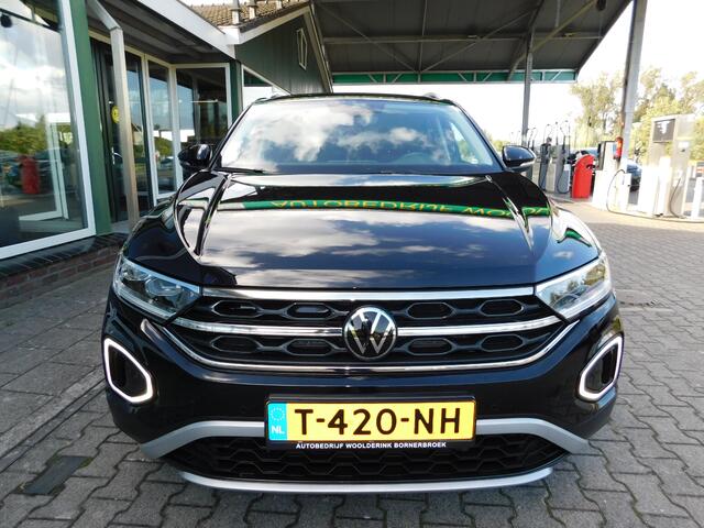 Volkswagen T-Roc 1.5TSI 150PK DSG STYLE!! All-in Prijs! Trekhaak!