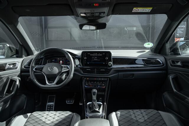 Volkswagen T-Roc 1.5 TSI 3X R-Line | Pano | IQ Lights | Keyless | Camera | Elektr Achterklep | Lane & Side Assis | Front Assis | LED