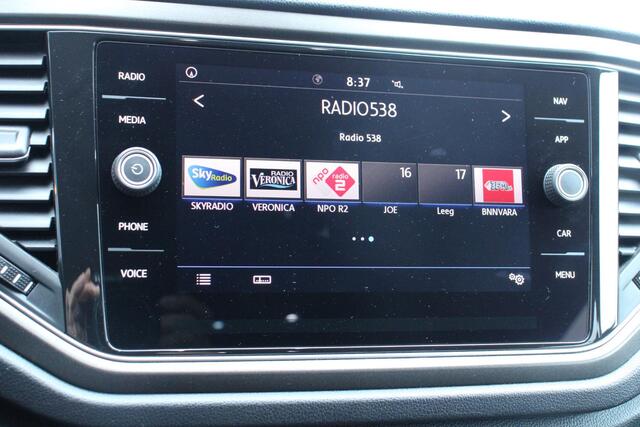 Volkswagen T-Roc 1.5 TSI Sport, VIRTUAL COCKPIT WINTERPAKKET, ACHTERUITRIJCAMERA, PARKEERSENSOREN, NAVI, TREKHAAK