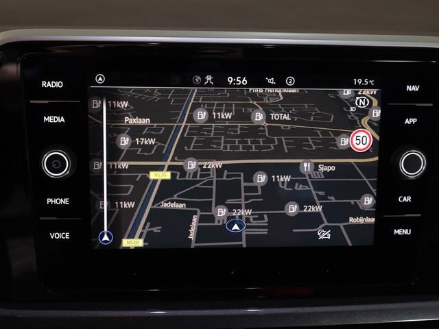 Volkswagen T-Roc 1.5 TSI Style 150 PK DSG | Trekhaak afneembaar | Navigatie | Stoel verwarming en massage | Alcantara |