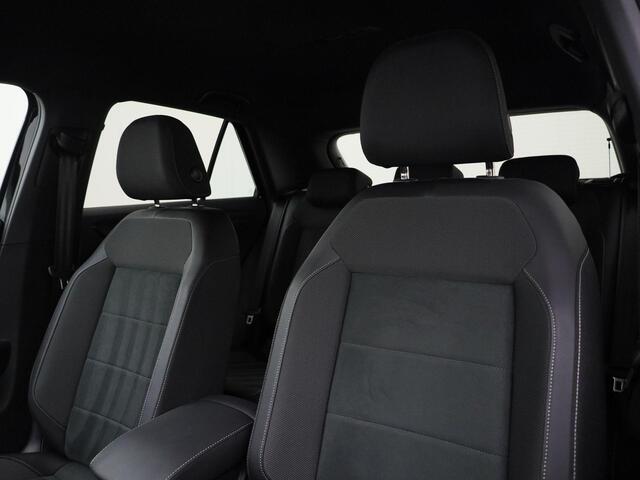 Volkswagen T-Roc 1.5TSI/150PK R-Line Blackstyle DSG · Navigatie · Apple/Android · Stoel-&stuurverwarming · Garantie tot 12-01-2030 of 100000km.
