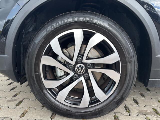 Volkswagen T-Roc 1.5 TSI DSG STYLE CAMERA/CARPLAY/STOELVERW