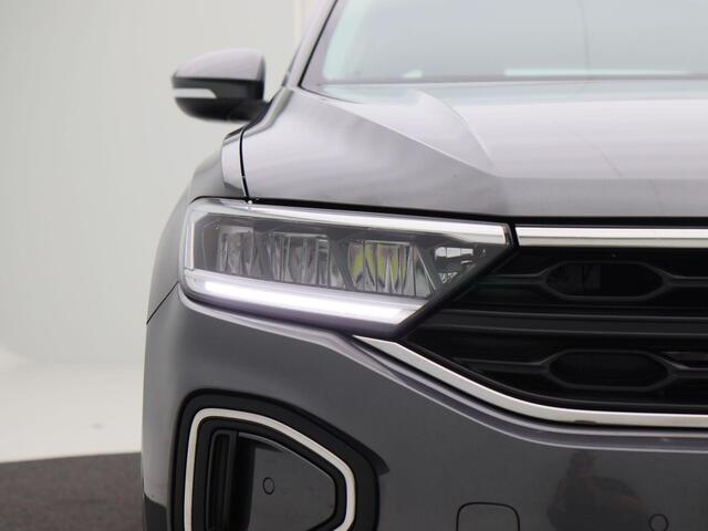 Volkswagen T-Roc 1.5 TSi Life 150 Pk Automaat | Adaptive Cruise | Carplay | Camera | Parkeersensoren | Privacy Glass | LED | 16 Inch | 62.094 Km