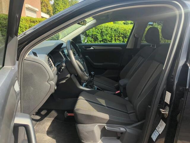 Volkswagen T-Roc 1.0 TSI 110pk Style Navigatie Carplay Climatronic