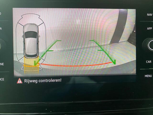 Volkswagen T-Roc 1.5 TSI R-Line editon Led Koplampen Camera ACC *Nieuwe Auto*