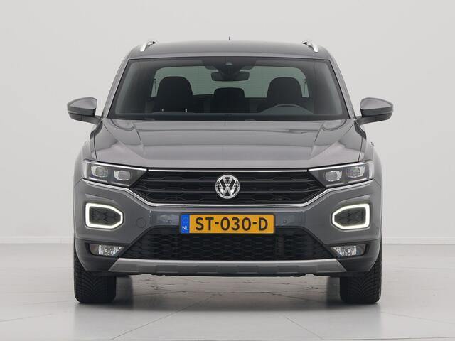 Volkswagen T-Roc 1.5 TSI 150pk DSG Sport Navigatie Trekhaak Virtual cockpit Acc Carplay 95