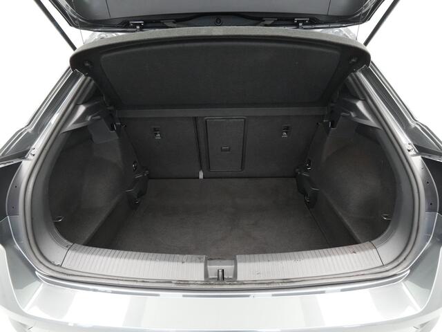 Volkswagen T-Roc 1.5 TSI 150pk DSG Sport Navigatie Trekhaak Virtual cockpit Acc Carplay 95