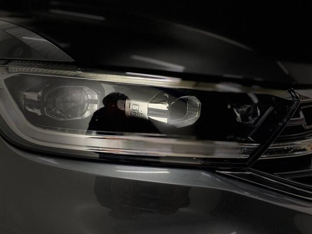 Volkswagen T-Roc 1.5 TSI Life Edition 2x R line edition Camera IQ-light/Matrix ACC Navigatie 17inch Virtual Cockpit Apple carplay