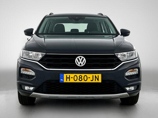 Volkswagen T-Roc 1.0 TSI Style / Navi / Adap-cruise / Trekhaak / Roofrail / Lmv 16" / Multimedia / Apk 02-2026
