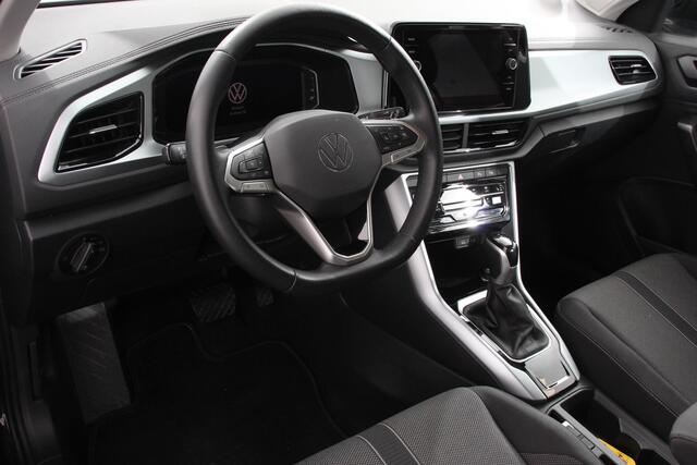 Volkswagen T-Roc 1.5 TSI 150pk DSG Life | Navigatie | Apple Carplay/Android Auto | Parkeersensoren | Camera | Adaptive Cruise Control | Park Assist | Stoelverwarming | Ledverlichting voor | Virtual Cockpit | Climate Control