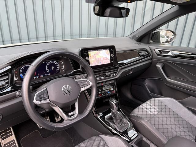 Volkswagen T-Roc 1.5 TSI R-Line Business | Panodak | Beats | Keyless | Trekhaak | IQ Light | Side Assist | Prijs Rijklaar!!