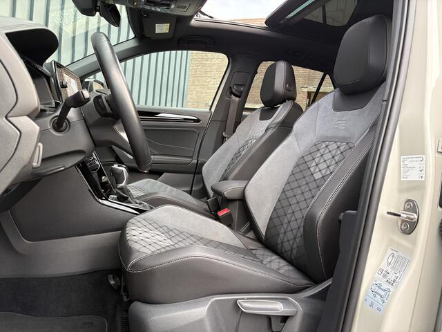 Volkswagen T-Roc 1.5 TSI R-Line Business | Panodak | Beats | Keyless | Trekhaak | IQ Light | Side Assist | Prijs Rijklaar!!