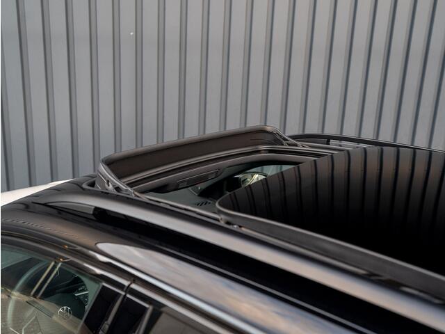 Volkswagen T-Roc 1.5 TSI R-Line Business | Panodak | Beats | Keyless | Trekhaak | IQ Light | Side Assist | Prijs Rijklaar!!