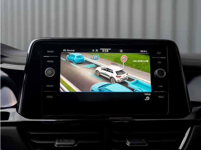 Volkswagen T-Roc 1.5 TSI R-Line Business | Panodak | Beats | Keyless | Trekhaak | IQ Light | Side Assist | Prijs Rijklaar!!