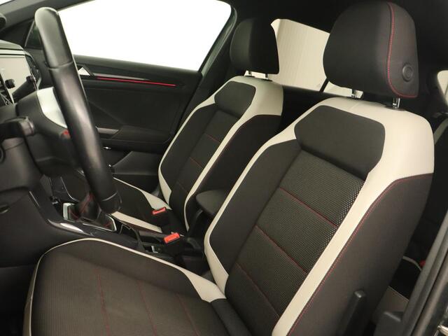 Volkswagen T-Roc 1.0 TSI Sport | Stoelverwarming | Camera | Virtual Cockpit | Adaptive cruise | DAB | Full LED | Climate control | Getint glas