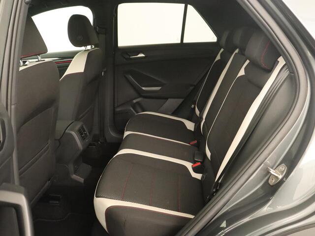 Volkswagen T-Roc 1.0 TSI Sport | Stoelverwarming | Camera | Virtual Cockpit | Adaptive cruise | DAB | Full LED | Climate control | Getint glas