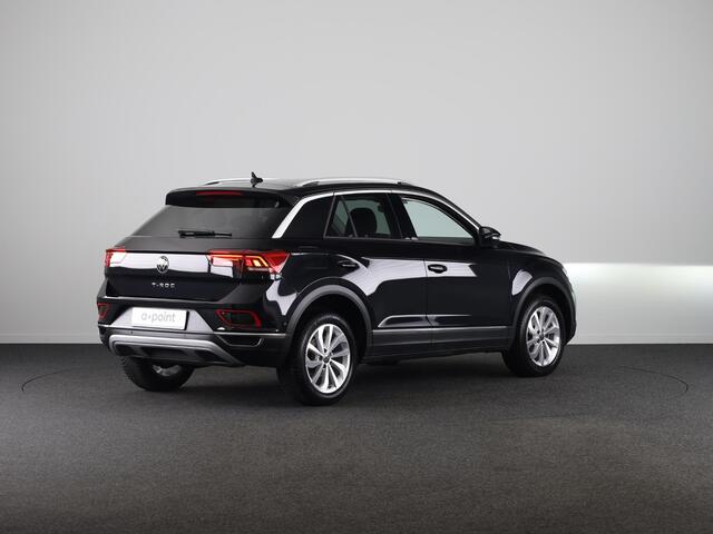 Volkswagen T-Roc 1.5 TSI Style 150 PK DSG | Trekhaak afneembaar | Navigatie | Stoel verwarming en massage | Alcantara |