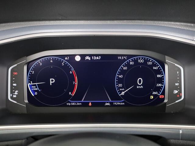 Volkswagen T-Roc 1.5 TSI Style 150 PK DSG | Trekhaak afneembaar | Navigatie | Stoel verwarming en massage | Alcantara |