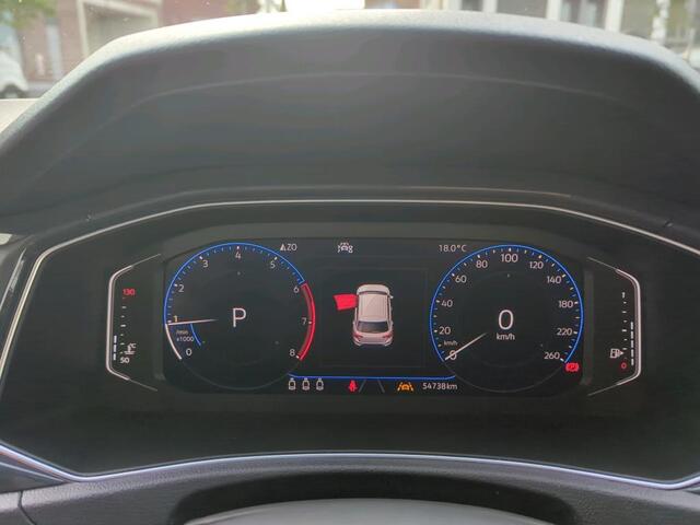 Volkswagen T-Roc 1.5 TSI Automaat Sport | Camera | 17" velgen | LED verlichting |