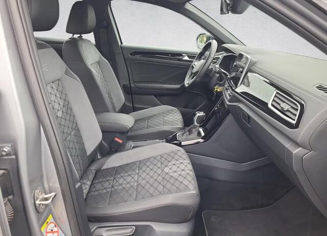 Volkswagen T-Roc 1.5 TSI R-LINE ADAP CRUISE STOELVERW. TREKH. APPLE