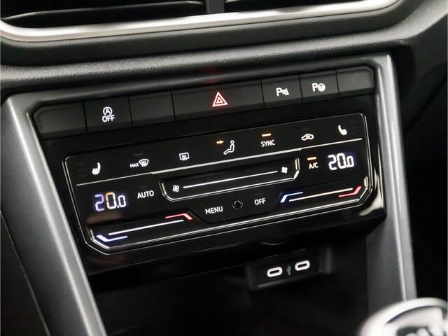 Volkswagen T-Roc 1.0 TSI Sport (VIRTUAL COCKPIT, APPLE CARPLAY, ALCANTARA, LED KOPLAMPEN, SPORTSTOELEN, MASSAGE, CAMERA, STOELVERWARMING, NIEUWE APK, NIEUWSTAAT)