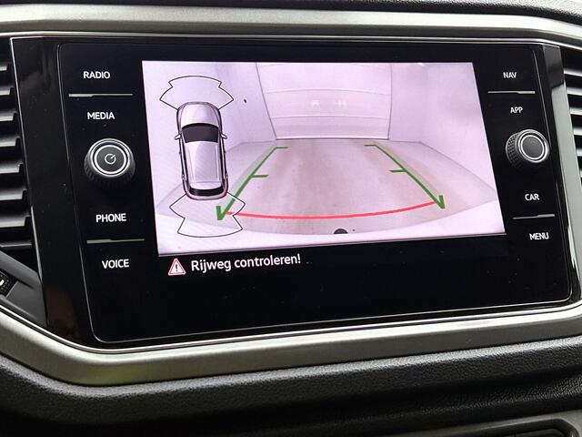 Volkswagen T-Roc 1.5 TSI Style Business | Digitaal Display | Trekhaak | Camera | Nederlandse Auto | NAP |