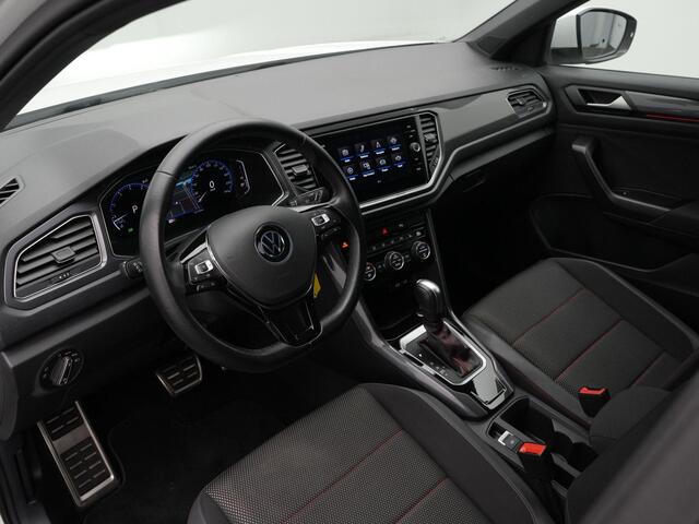 Volkswagen T-Roc 1.5 TSI 150 pk DSG Sport Business R / R-Line | Panoramadak | Trekhaak | Stuur-/stoelverwarming | Achteruitrijcamera