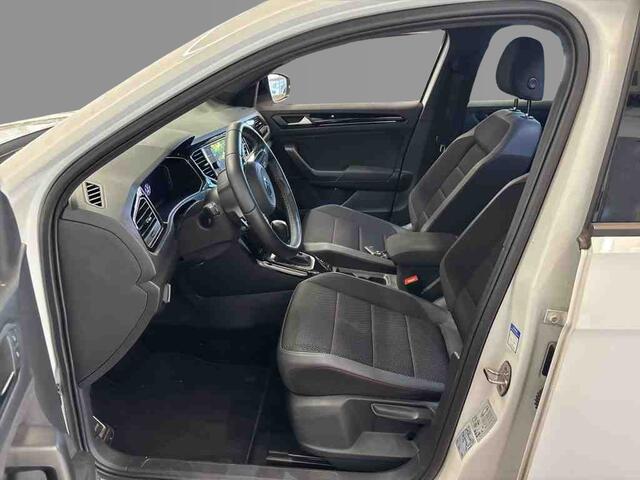 Volkswagen T-Roc 1.5 TSI 150pk Automaat Sport Black Style / Camera / Navigatie / Adaptive Cruise / / Wordt Verwacht