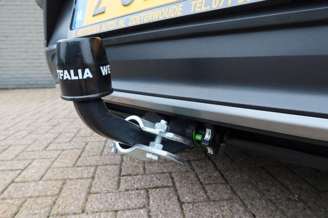 Volkswagen T-Roc 1.5 TSI STYLE , NAVI, APPLE CARPLAY, TWO TONE...