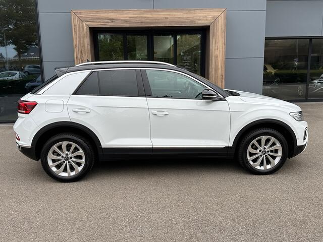 Volkswagen T-Roc 1.5 TSI 150pk DSG Style | Trekhaak | Navi | IQ light | Adapt. Cruise | Rijklaar incl. garantie