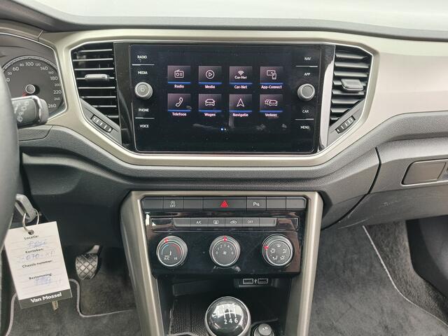 Volkswagen T-Roc 1.5 TSI Style Business | Airco | Trekhaak | Adaptieve cruise control |