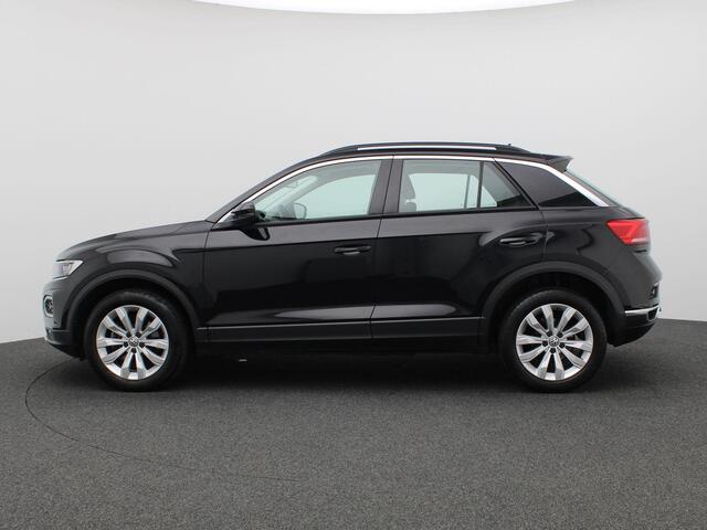 Volkswagen T-Roc 1.5 TSI Style 150PK DSG Adaptieve Cruise Controle, Trekhaak, Achteruitrijcamera, Alarm, DAB+, Clima, Navi, Full LED verlichting, 17" LM Velgen