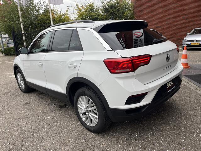 Volkswagen T-Roc 1.0 TSI Style // ADAPT. CRUISE // CLIMA // NAVI // STOELVERWARMING // PDC V+A //