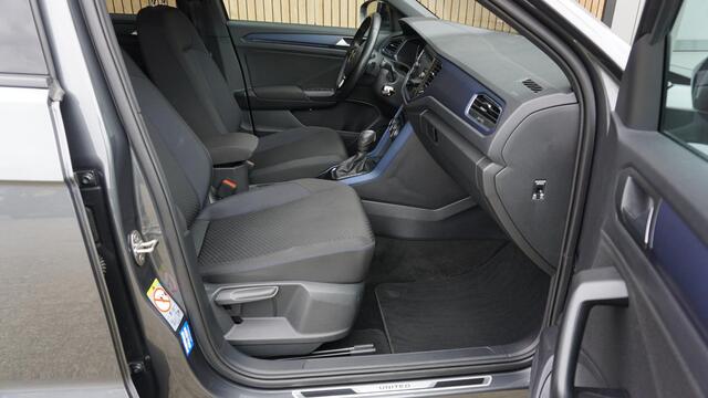 Volkswagen T-Roc 1.5 TSI 150pk DSG United Virtual Cockpit Trekhaak LED 18inch LM Adaptive Cruise *Zeer Nette T-Roc* 53698km!