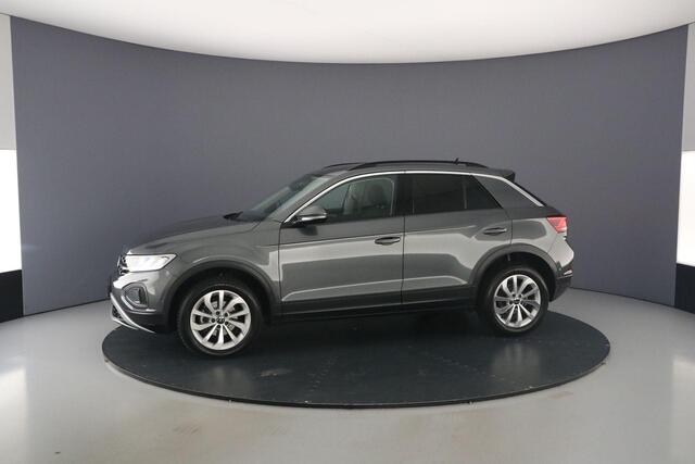Volkswagen T-Roc Life Edition 1.0 TSI 115pk Adaptive cruise control, Achteruitrijcamera, Stoelverwarming, LED koplampen, Parkeersensoren, Airco, DAB, Radio, App connect